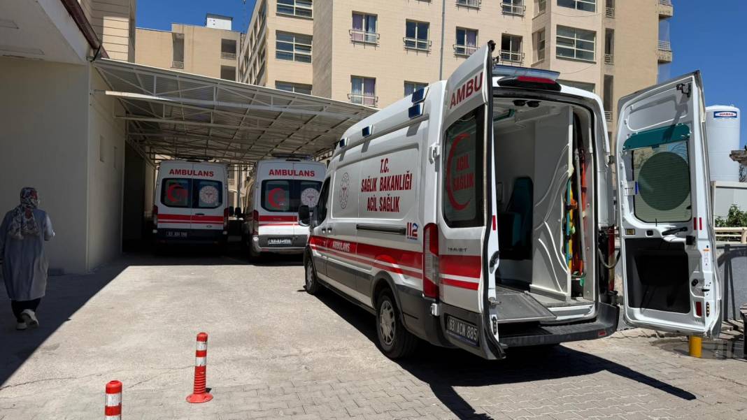 Karısını ve kızını silahla vurup kaçtı! 2